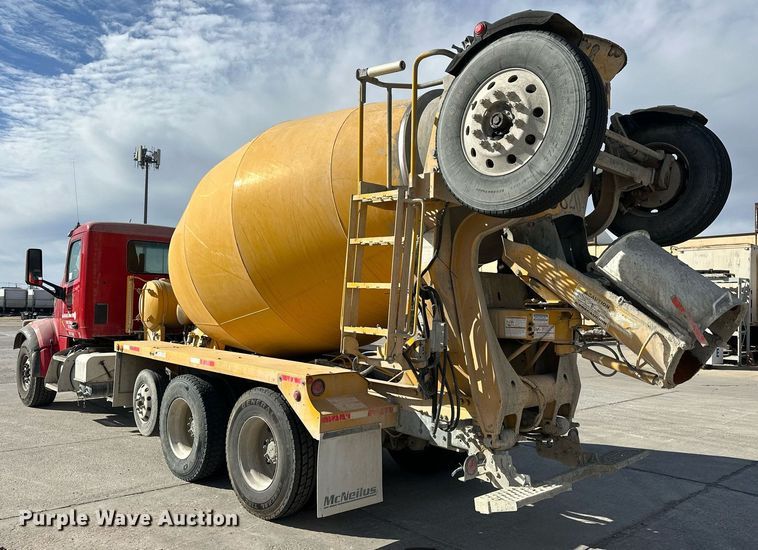 image for item DW5078 2017 Peterbilt 365 ready mix truck