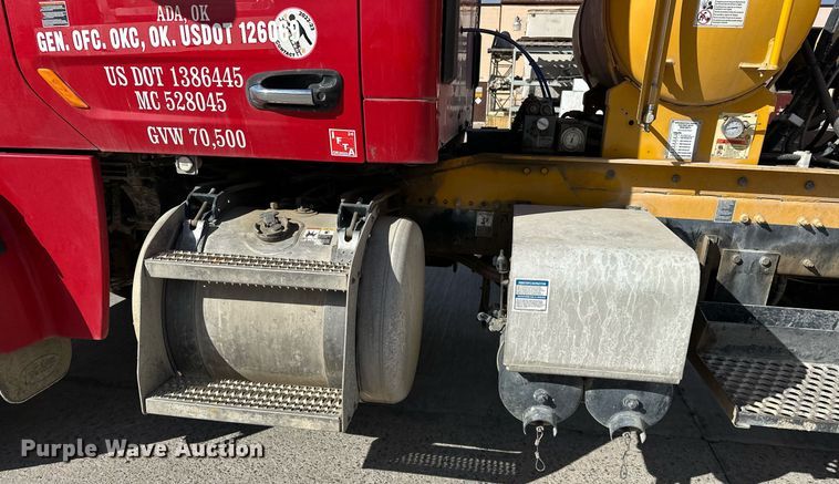 image for item DW5078 2017 Peterbilt 365 ready mix truck