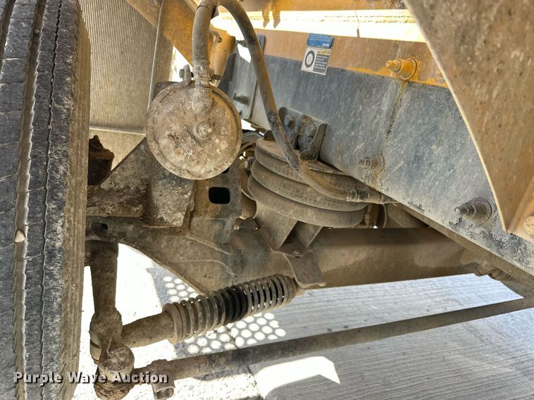 image for item DW5078 2017 Peterbilt 365 ready mix truck