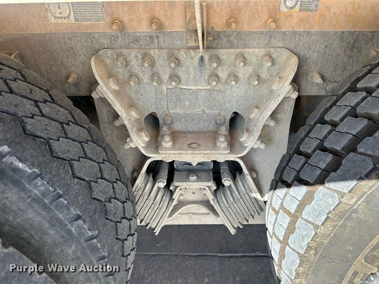 image for item DW5078 2017 Peterbilt 365 ready mix truck