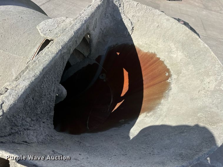 image for item DW5078 2017 Peterbilt 365 ready mix truck