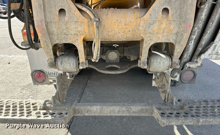 image for item DW5078 2017 Peterbilt 365 ready mix truck