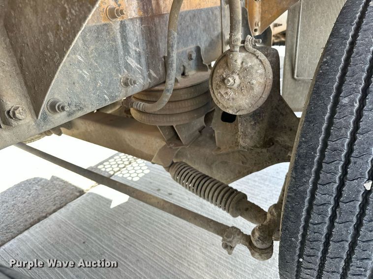 image for item DW5078 2017 Peterbilt 365 ready mix truck