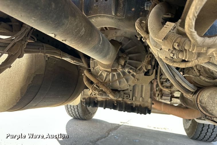 image for item DW5078 2017 Peterbilt 365 ready mix truck