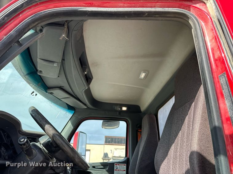 image for item DW5078 2017 Peterbilt 365 ready mix truck