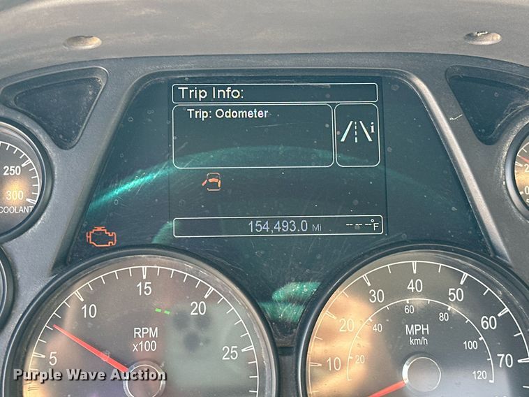 image for item DW5078 2017 Peterbilt 365 ready mix truck