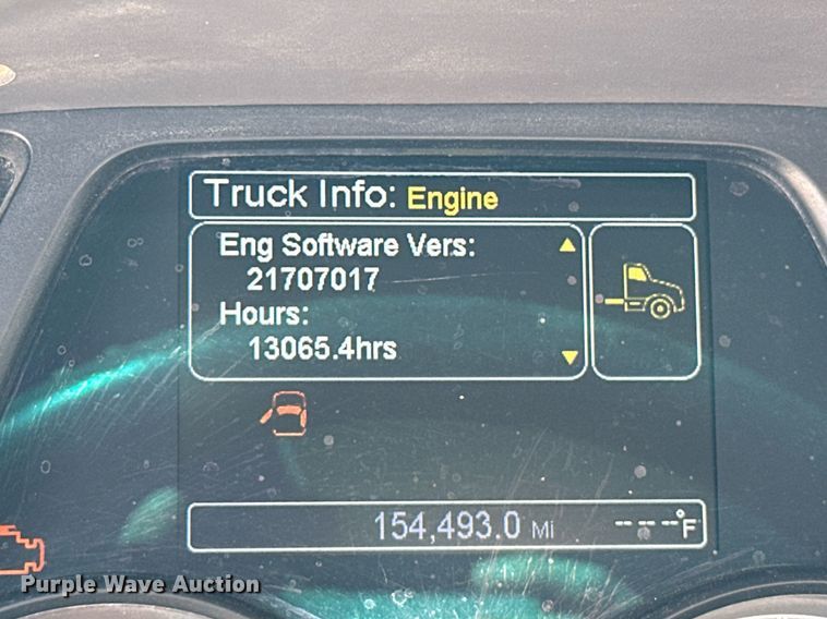 image for item DW5078 2017 Peterbilt 365 ready mix truck