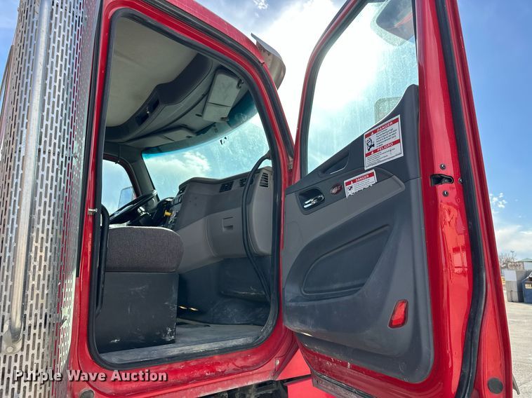 image for item DW5078 2017 Peterbilt 365 ready mix truck