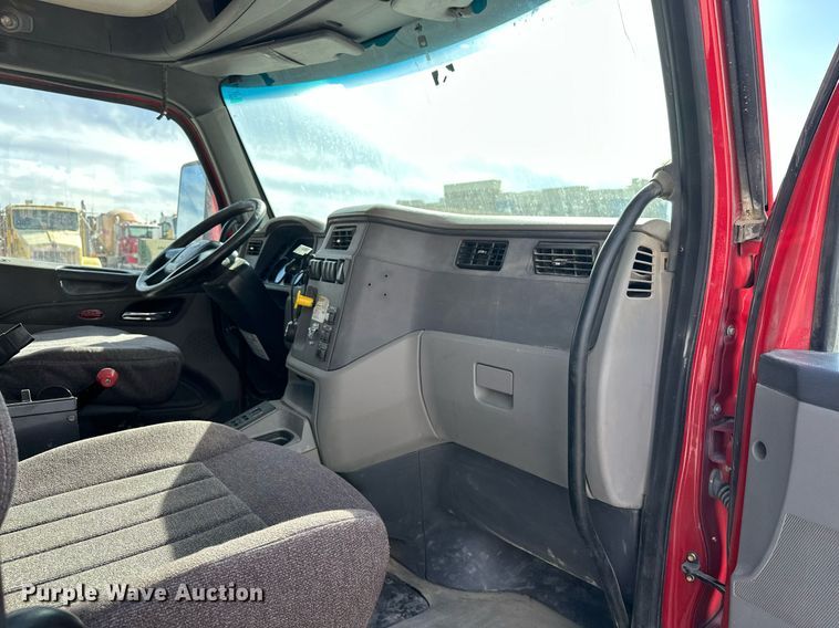 image for item DW5078 2017 Peterbilt 365 ready mix truck