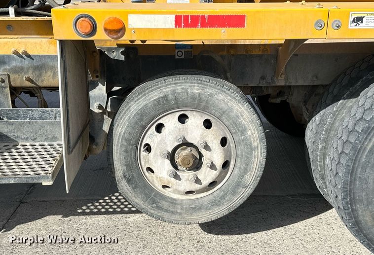 image for item DW5078 2017 Peterbilt 365 ready mix truck