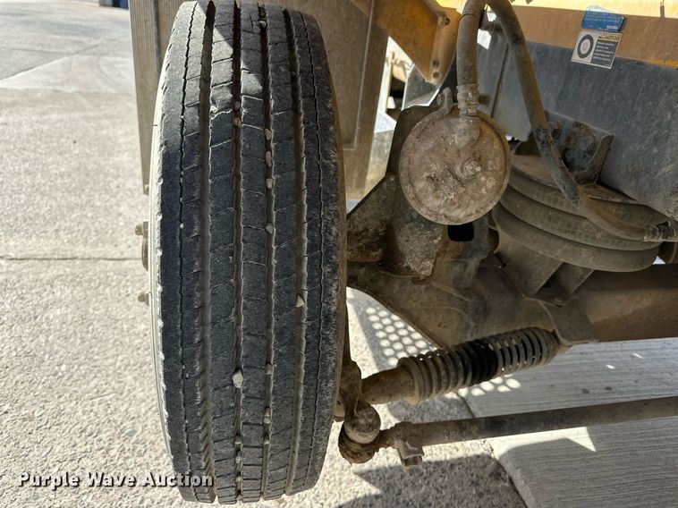 image for item DW5078 2017 Peterbilt 365 ready mix truck