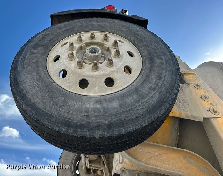 image for item DW5078 2017 Peterbilt 365 ready mix truck