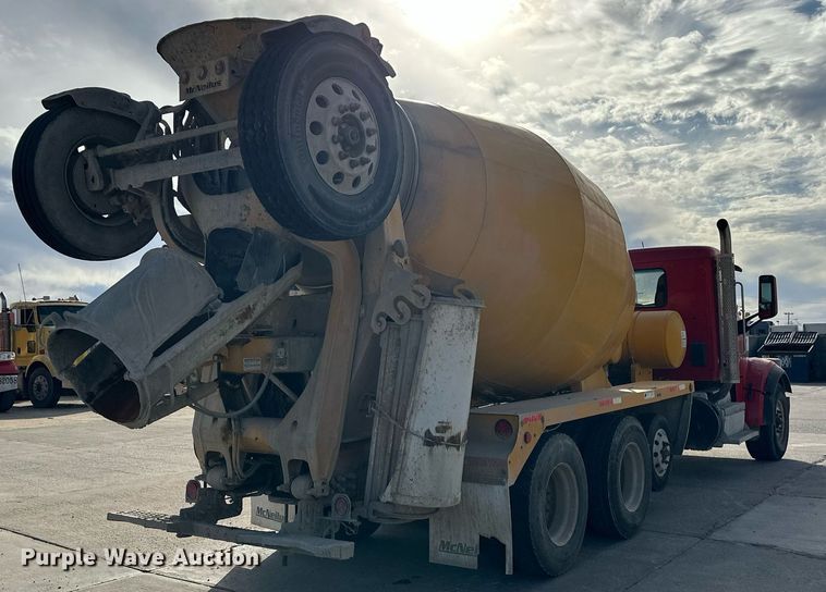 image for item DW5079 2017 Peterbilt 567 ready mix truck