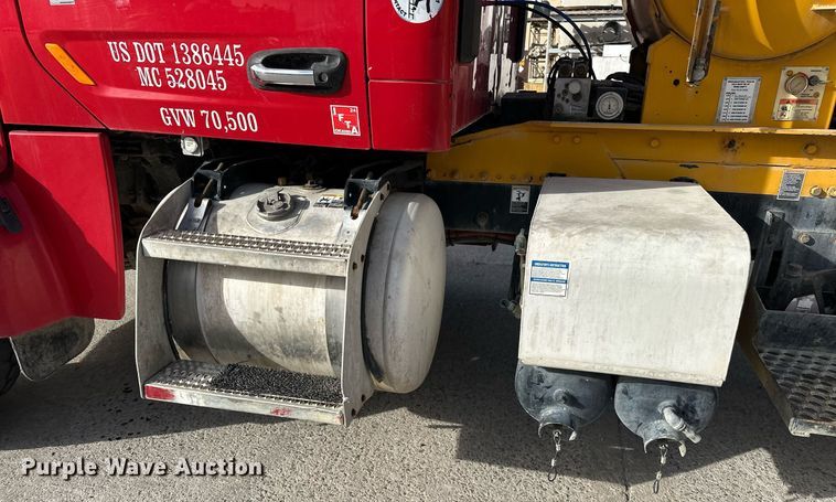 image for item DW5079 2017 Peterbilt 567 ready mix truck