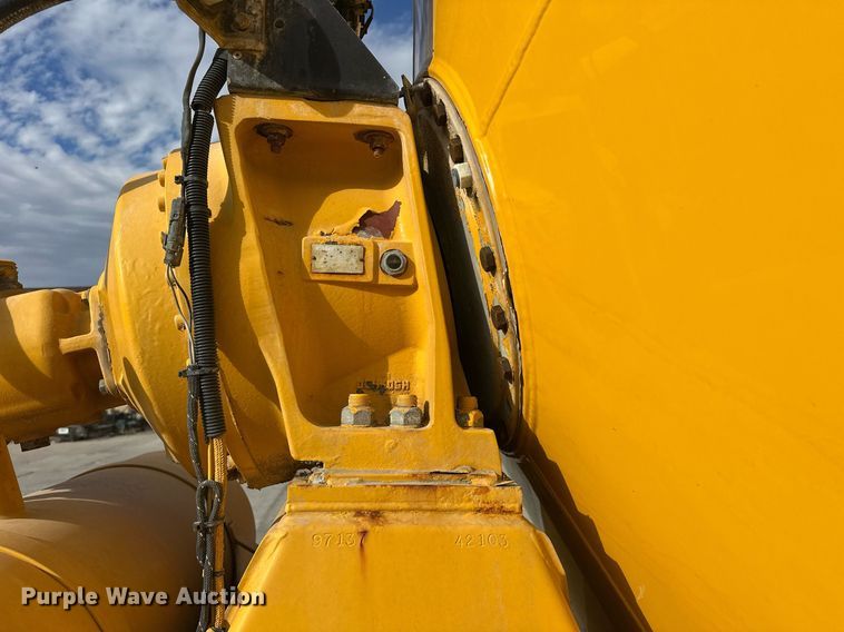 image for item DW5079 2017 Peterbilt 567 ready mix truck