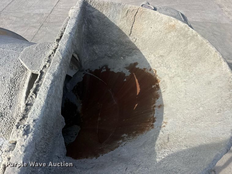 image for item DW5079 2017 Peterbilt 567 ready mix truck