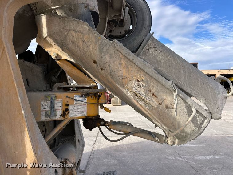 image for item DW5079 2017 Peterbilt 567 ready mix truck