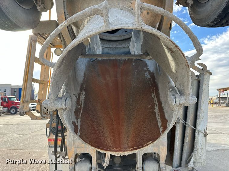 image for item DW5079 2017 Peterbilt 567 ready mix truck