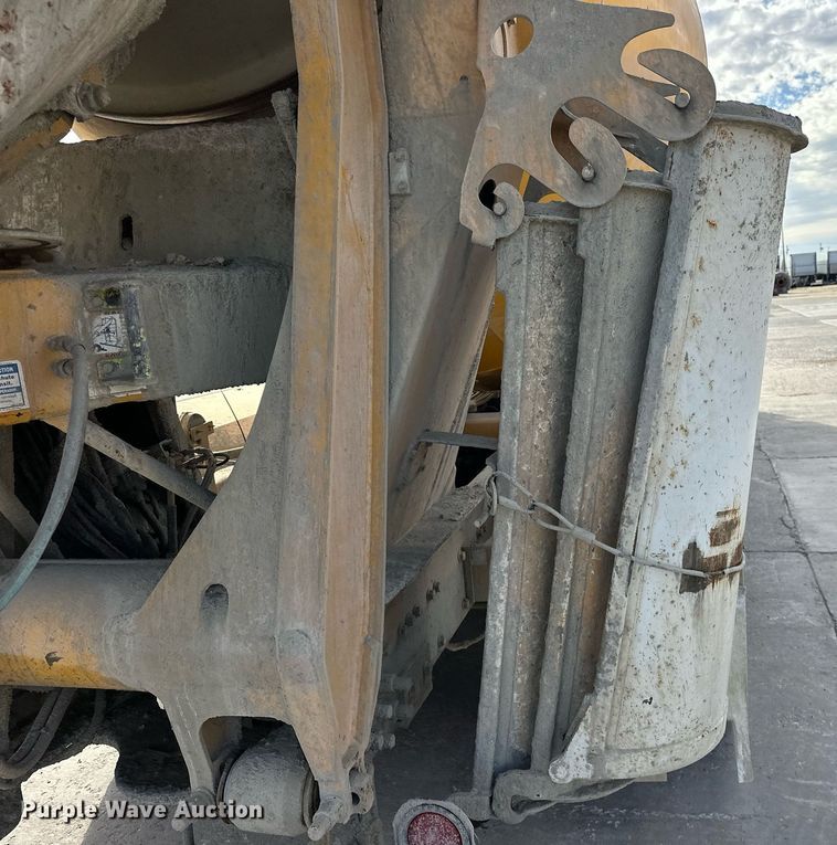 image for item DW5079 2017 Peterbilt 567 ready mix truck