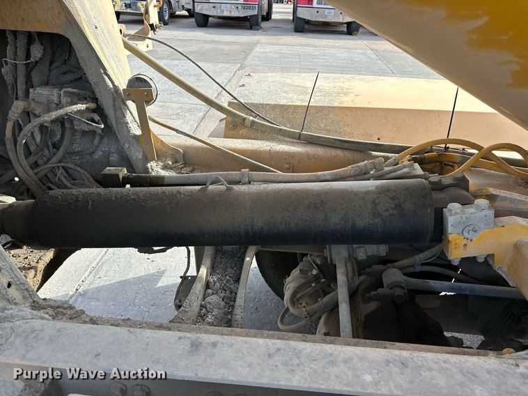 image for item DW5079 2017 Peterbilt 567 ready mix truck