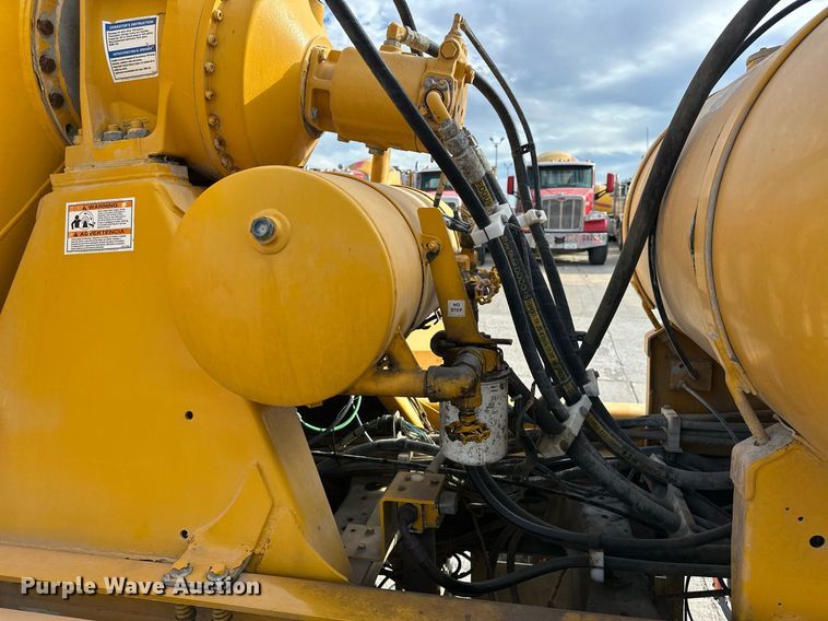 image for item DW5079 2017 Peterbilt 567 ready mix truck