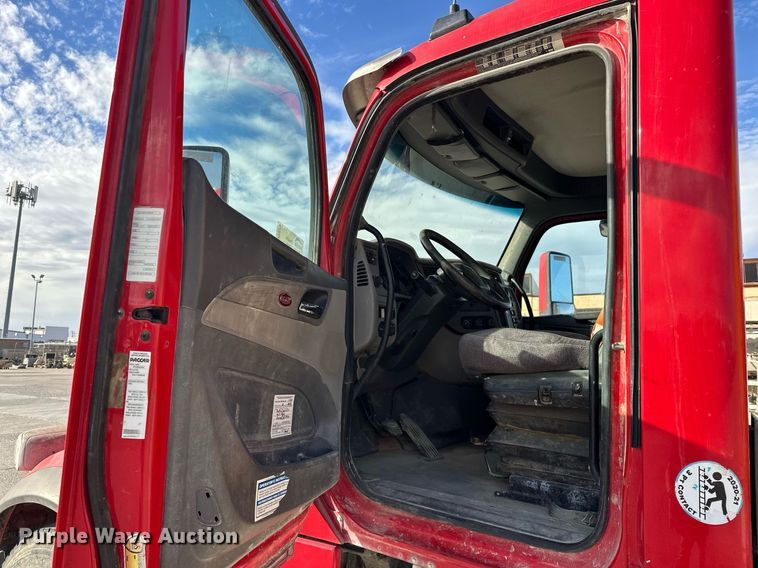 image for item DW5079 2017 Peterbilt 567 ready mix truck