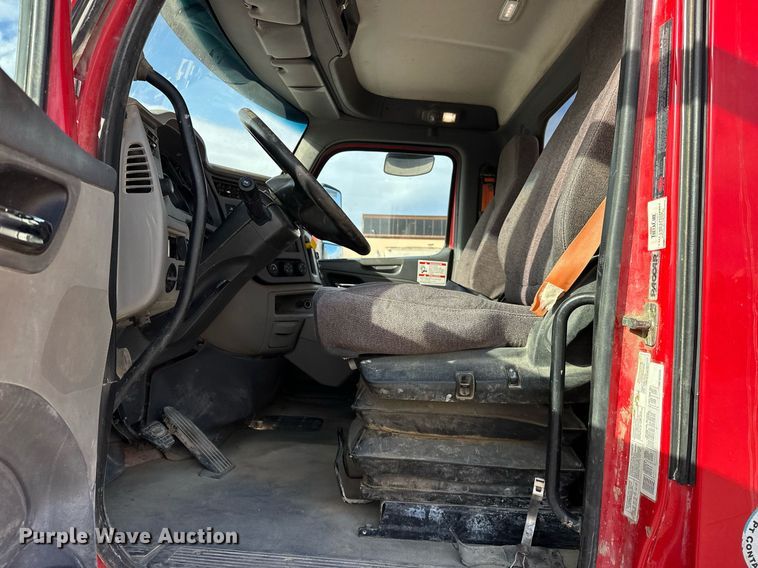 image for item DW5079 2017 Peterbilt 567 ready mix truck