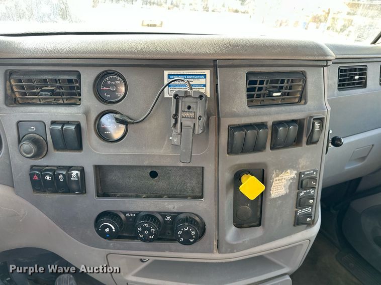 image for item DW5079 2017 Peterbilt 567 ready mix truck