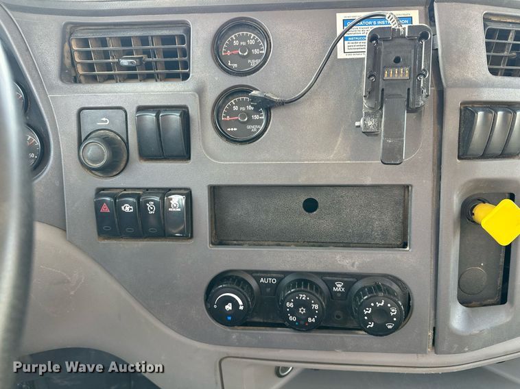 image for item DW5079 2017 Peterbilt 567 ready mix truck