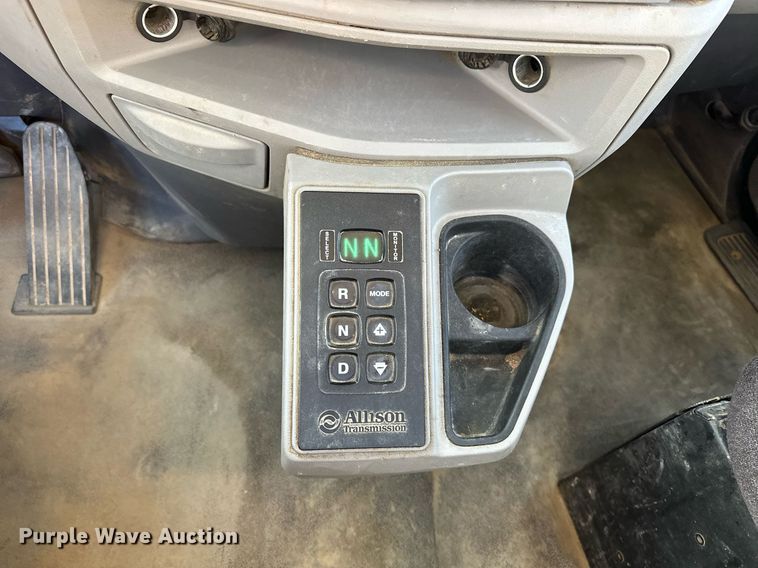 image for item DW5079 2017 Peterbilt 567 ready mix truck