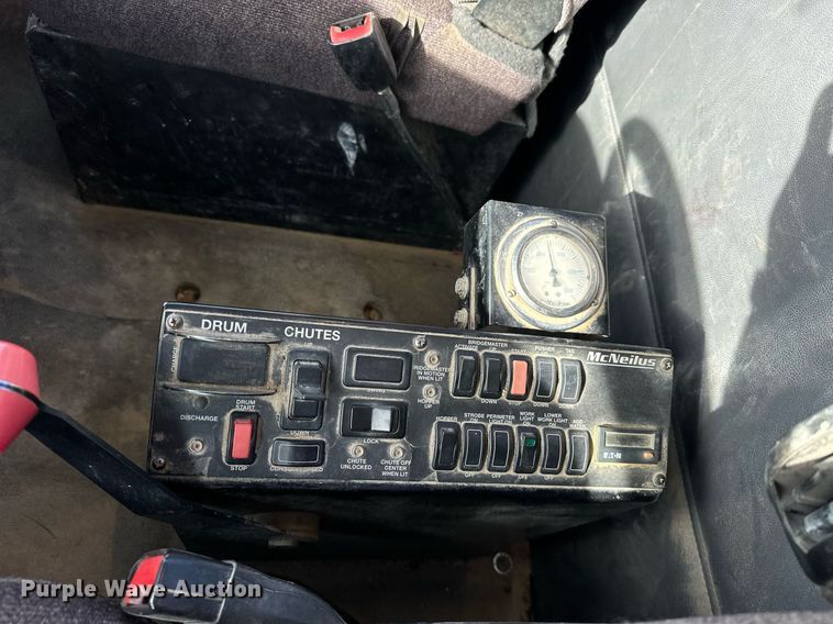 image for item DW5079 2017 Peterbilt 567 ready mix truck