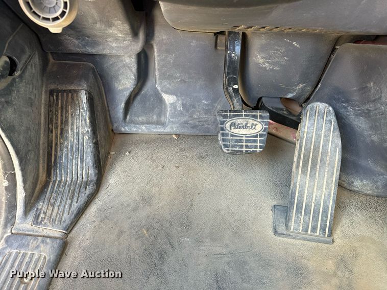 image for item DW5079 2017 Peterbilt 567 ready mix truck