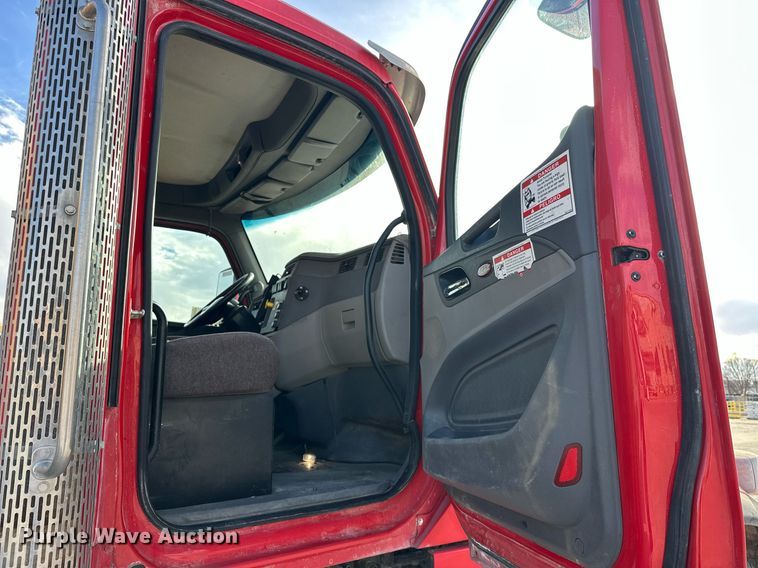 image for item DW5079 2017 Peterbilt 567 ready mix truck