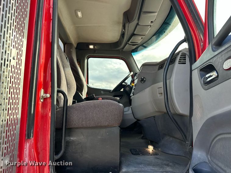 image for item DW5079 2017 Peterbilt 567 ready mix truck