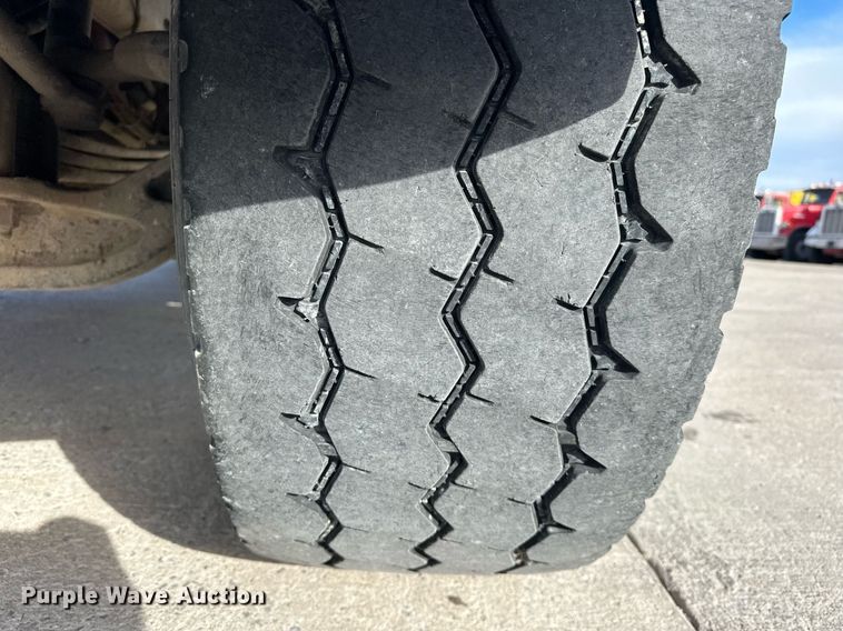 image for item DW5079 2017 Peterbilt 567 ready mix truck