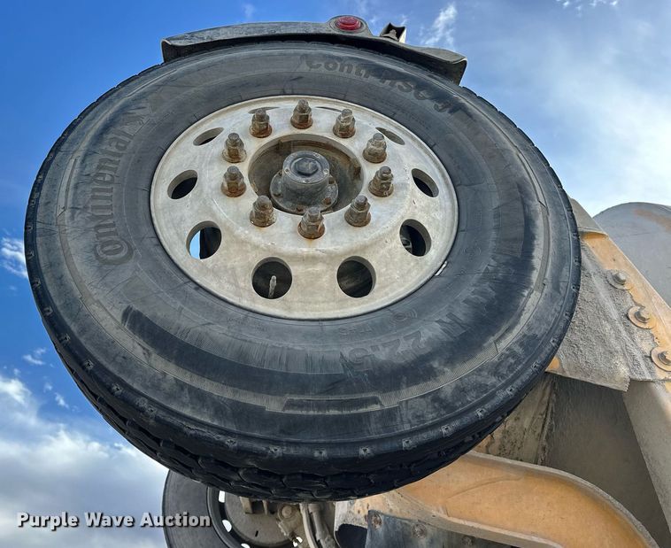 image for item DW5079 2017 Peterbilt 567 ready mix truck