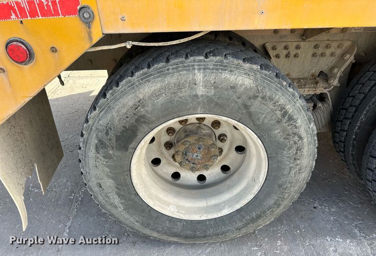 image for item DW5079 2017 Peterbilt 567 ready mix truck