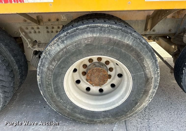 image for item DW5079 2017 Peterbilt 567 ready mix truck