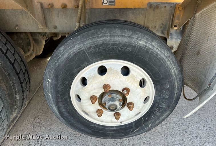 image for item DW5079 2017 Peterbilt 567 ready mix truck