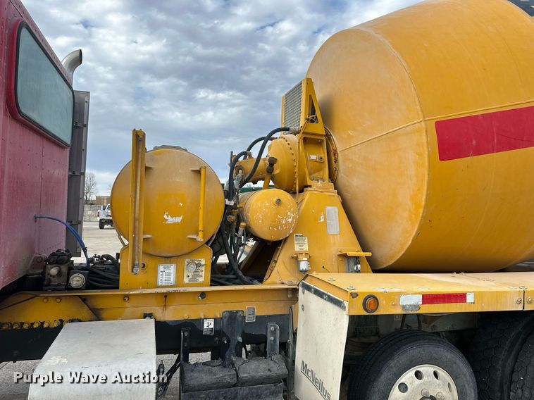 image for item DW5081 2014 Peterbilt 365 ready mix truck