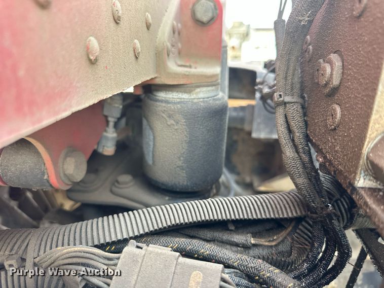 image for item DW5081 2014 Peterbilt 365 ready mix truck