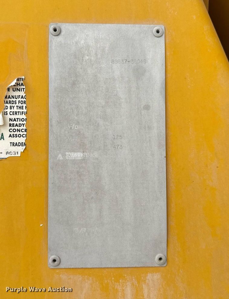 image for item DW5081 2014 Peterbilt 365 ready mix truck