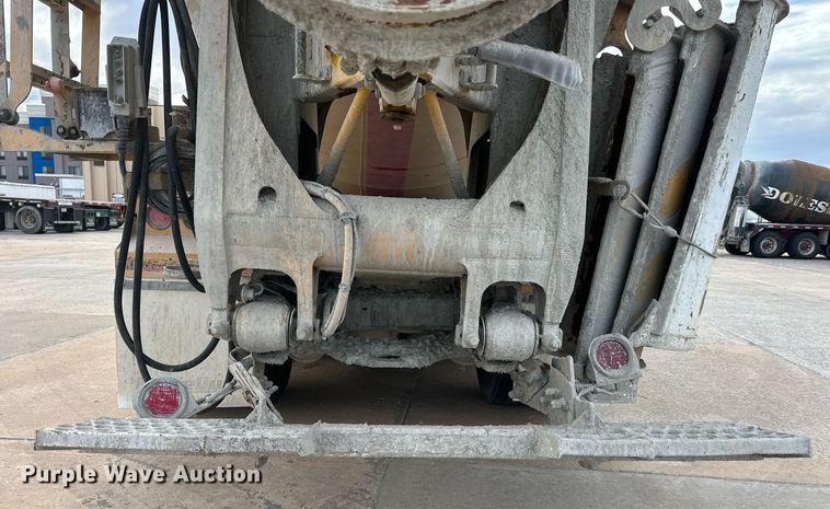 image for item DW5081 2014 Peterbilt 365 ready mix truck