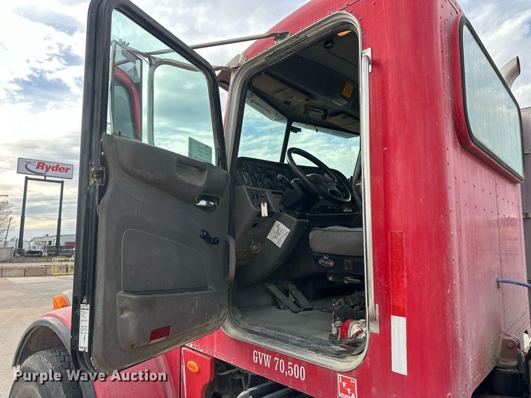 image for item DW5081 2014 Peterbilt 365 ready mix truck