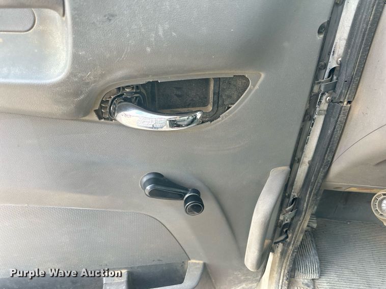 image for item DW5081 2014 Peterbilt 365 ready mix truck