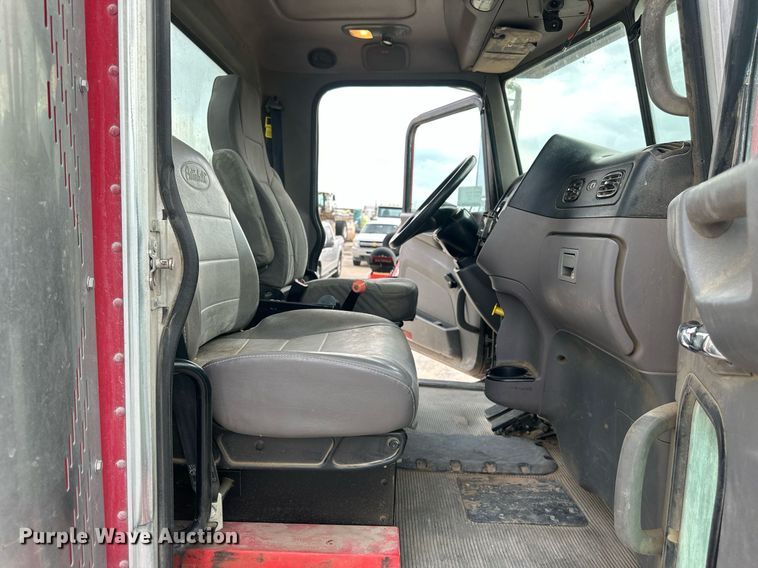 image for item DW5081 2014 Peterbilt 365 ready mix truck