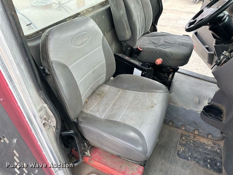 image for item DW5081 2014 Peterbilt 365 ready mix truck