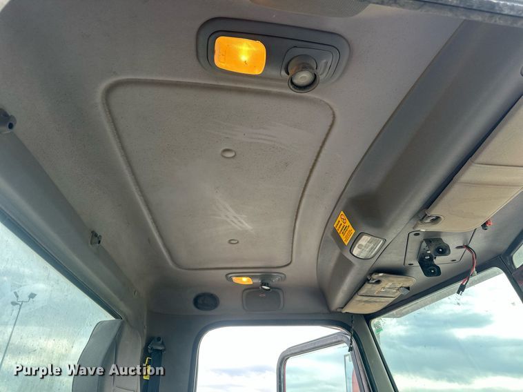 image for item DW5081 2014 Peterbilt 365 ready mix truck