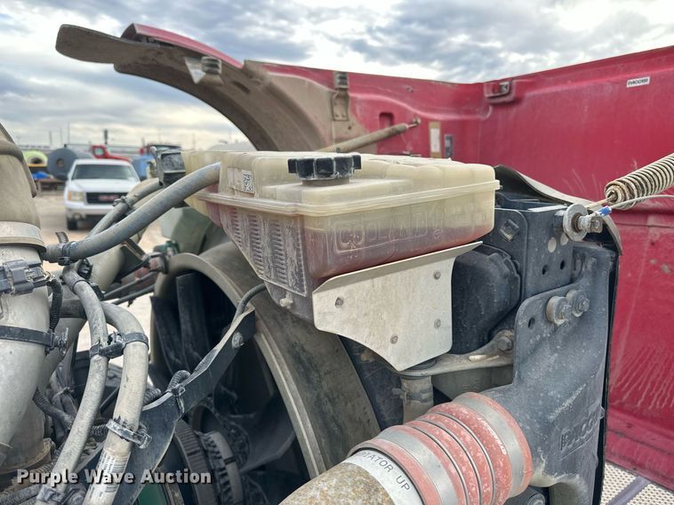 image for item DW5081 2014 Peterbilt 365 ready mix truck