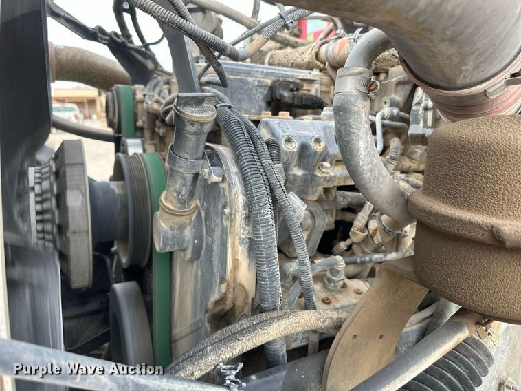 image for item DW5081 2014 Peterbilt 365 ready mix truck